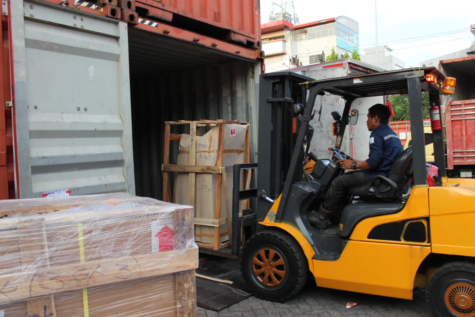 4 Jenis Barang yang Wajib Memakai Packing Kayu