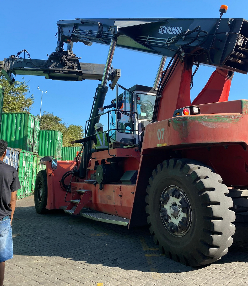 Panduan Pengiriman Barang: Darat, Laut, atau Udara – Mana yang Cocok untuk Bisnis Anda?