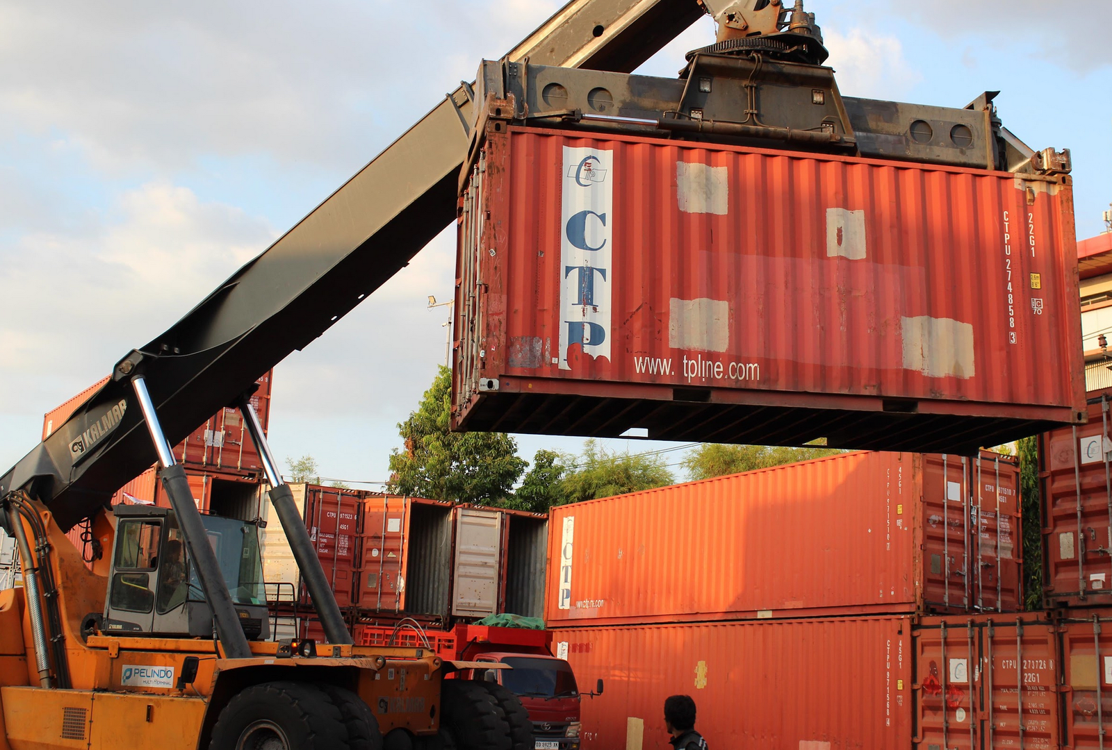 Logistik Antar Pulau Makin Lancar! Kirim Barang dari Ternate ke Weda Hanya Rp9.000/kg